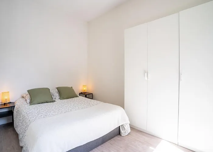 06Bz - Modern Apartment In The Heart Of The Port